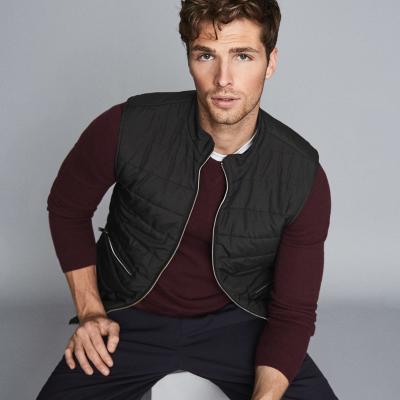 Voyage Black/navy Reversible Quilted Gilet – REISS