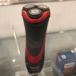 Philips Series 5000 Wet and Dry Men s Electric Shaver S5530 06 with Turbo mode