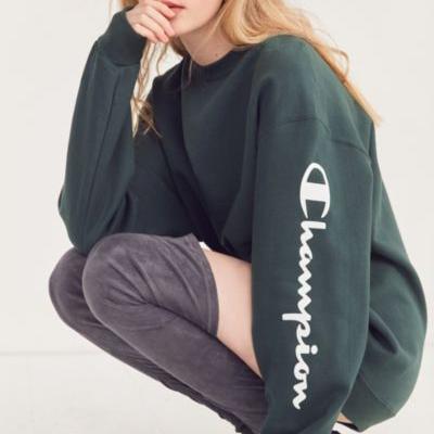 Champion + UO Powerblend Crew-Neck Sweatshirt