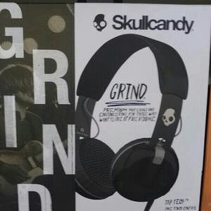 Skullcandy Grind On-Ear with Tap Tech - Black