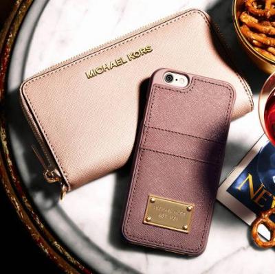 MICHAEL KORS  Saffiano Leather Pocket Smartphone Case