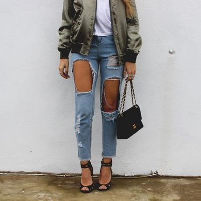 MissGuided extreme rip mom jeans bleached blue