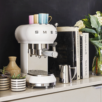 Espresso coffee machine - Smeg (white)