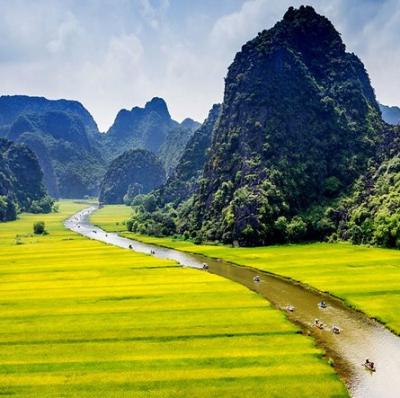 Ngo Dong River,  Ninh Binh, Vietnam