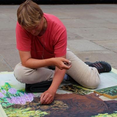 Watch a street artist from start to finish
