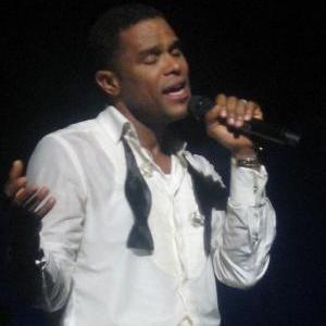 See Maxwell live on tour