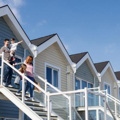 Stay in a deck house 