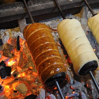 Eat Kürtőskalács in Hungary