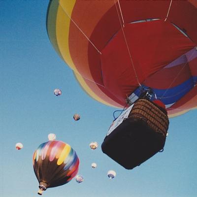 Take part in a balloon festival