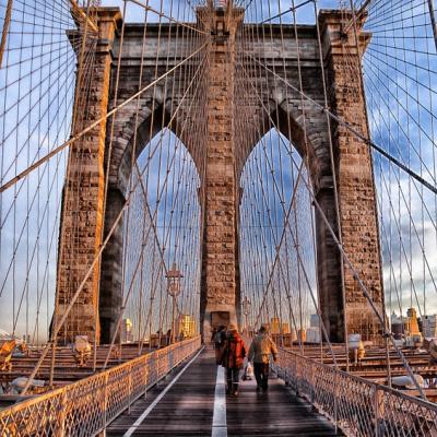 Walk across Brooklyn Bridge (NYC)
