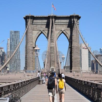 Walk across Brooklyn Bridge