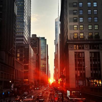 Witness Manhattanhenge