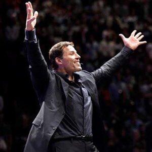 Attend a Tony Robbins event