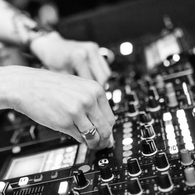 Make music in sound studio