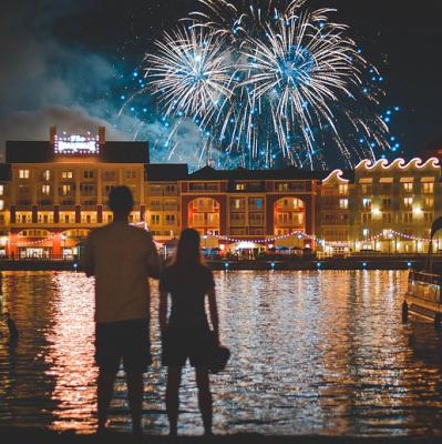 Kiss under fireworks