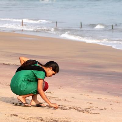 Write a message in the sand