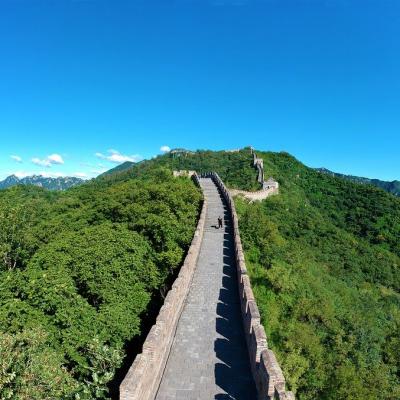 Walk along the Great Wall