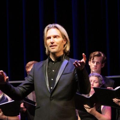 See Eric Whitacre choir live