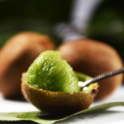 Eat kiwi fruit