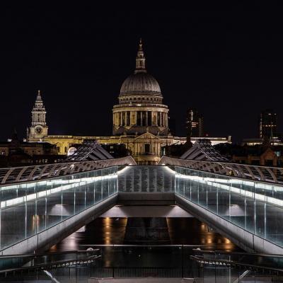Walk over the Millennium bridge