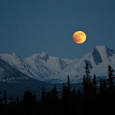 Witness a full moon at Christmas