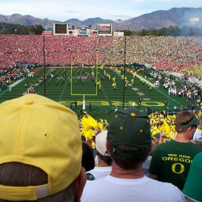 See a college football game at the Rose Bowl