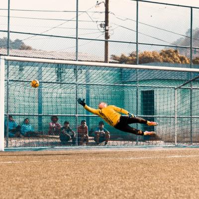 Score 100 penalty kicks