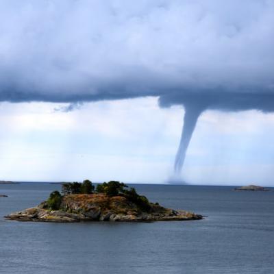 See a water spout tornado