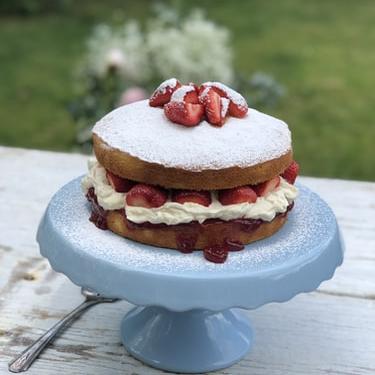 Bake Victoria Sponge cake