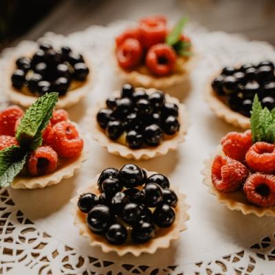 Make fruit tarts