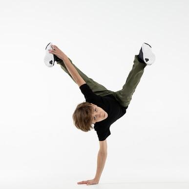 Break Dancing