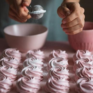 Make meringue cookies