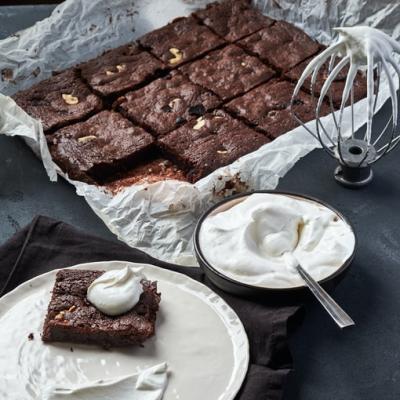 Bake chocolate brownies