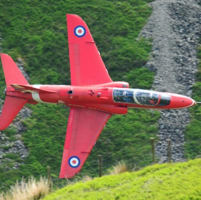 See a low level aircraft flight