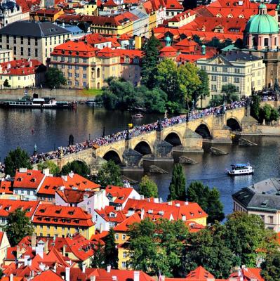 Walk across The Charles bridge (Prague)
