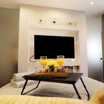 Make someone breakfast in bed