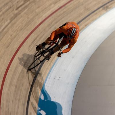 Cycle on a velodrome