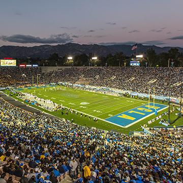 Attend a college football game at the Rose Bowl